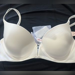 White VS very sexy strapless multi ways to use bra. Brand new